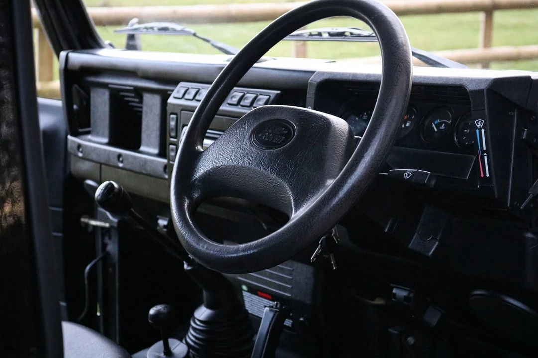 2006 Land Rover Defender 90 - Image 29 of 30