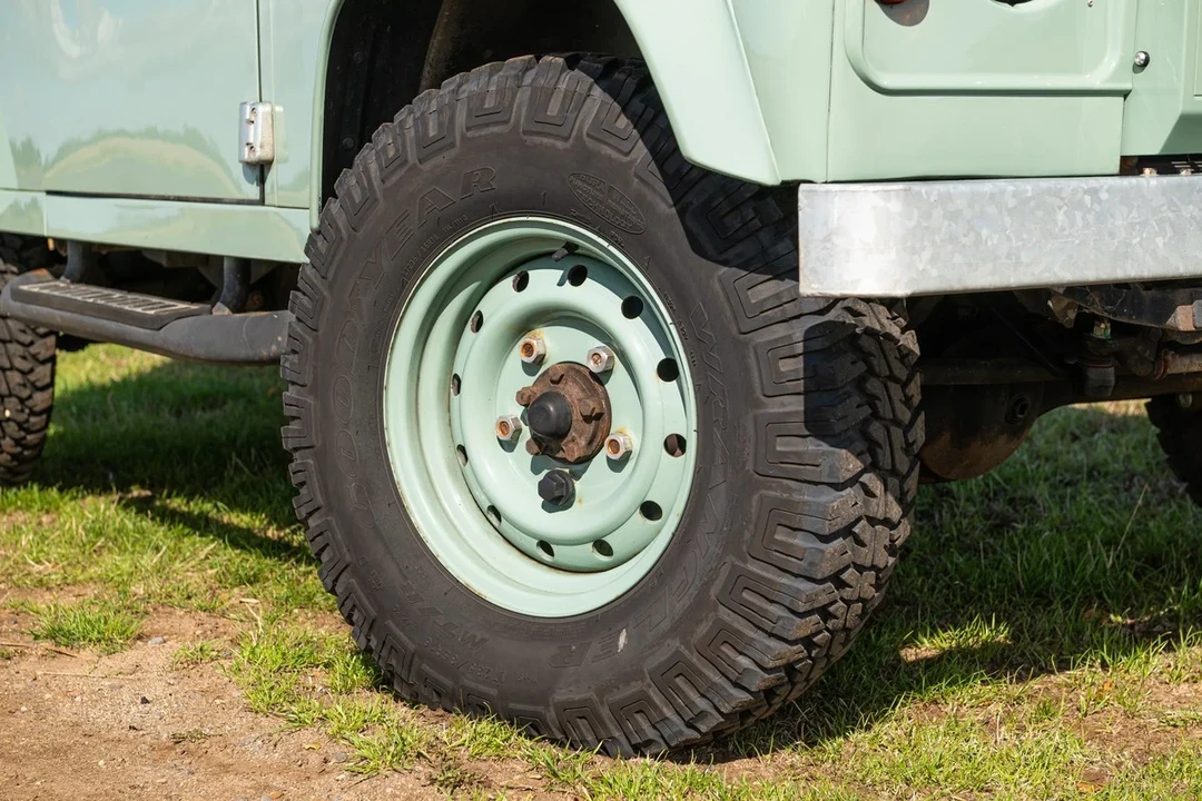 2006 Land Rover Defender 90 - Image 9 of 30