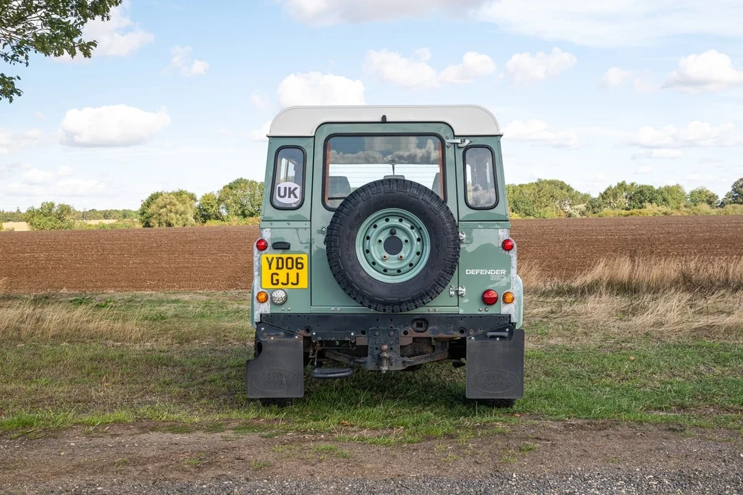 2006 Land Rover Defender 90 - Image 6 of 30
