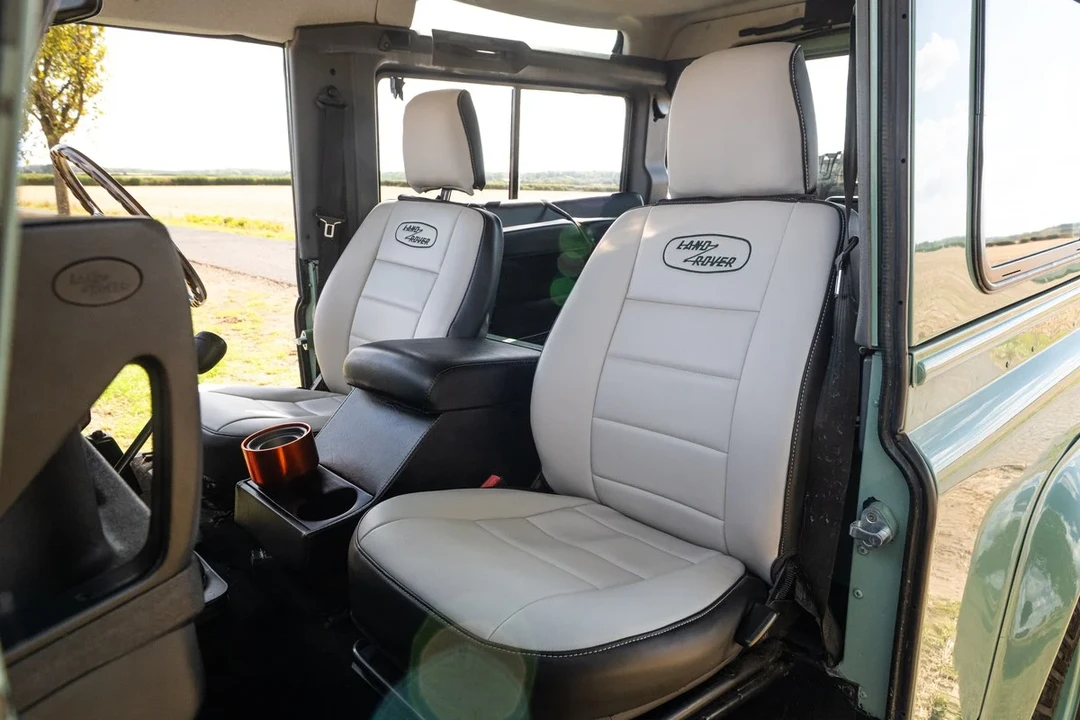 2006 Land Rover Defender 90 - Image 13 of 30