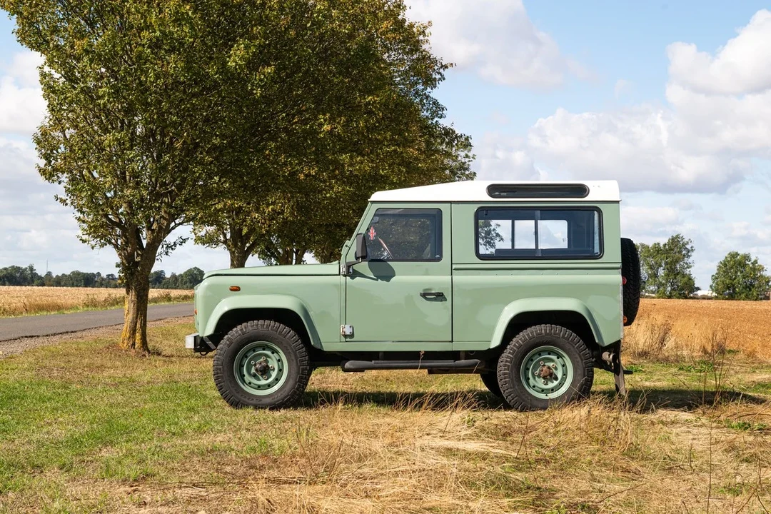 2006 Land Rover Defender 90 - Image 3 of 30