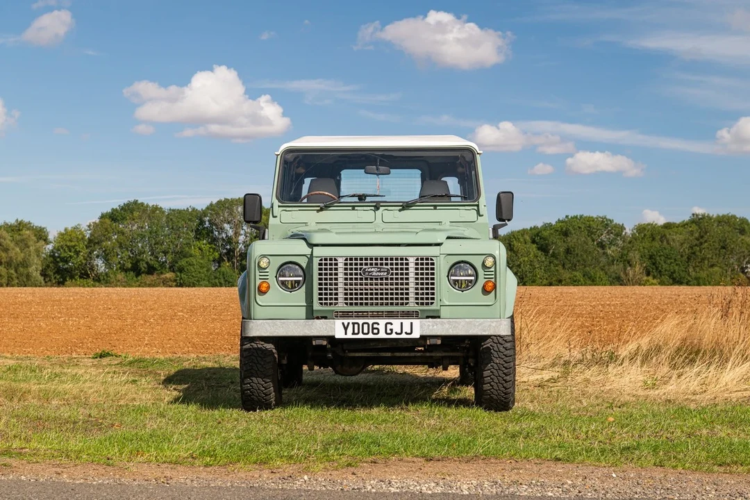 2006 Land Rover Defender 90 - Image 2 of 30