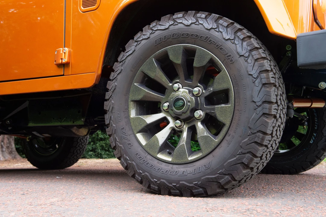 2006 Land Rover Defender 90 - Image 5 of 31
