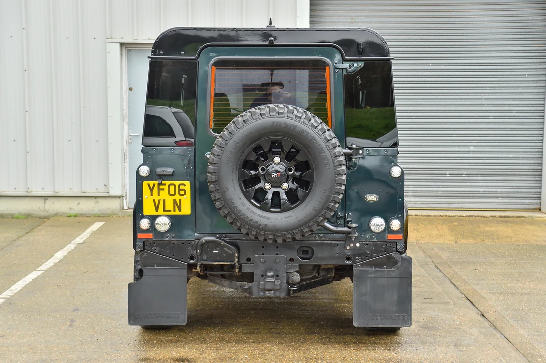 2006 Land Rover Defender 90 - Image 14 of 31