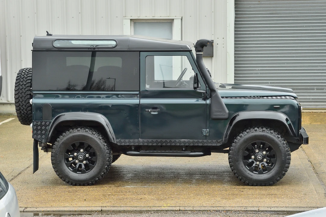 2006 Land Rover Defender 90 - Image 8 of 31