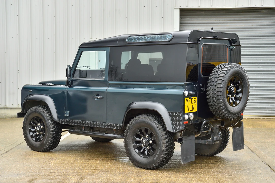 2006 Land Rover Defender 90 - Image 13 of 31