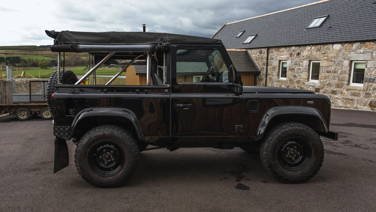 2006 Land Rover Defender 90 - Image 4 of 31