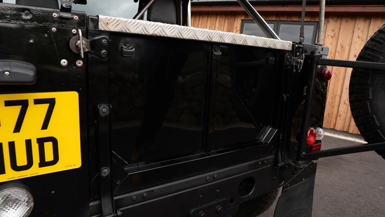 2006 Land Rover Defender 90 - Image 18 of 31