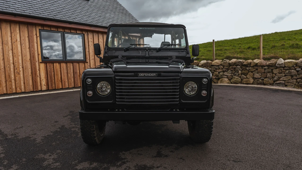 2006 Land Rover Defender 90 - Image 9 of 31