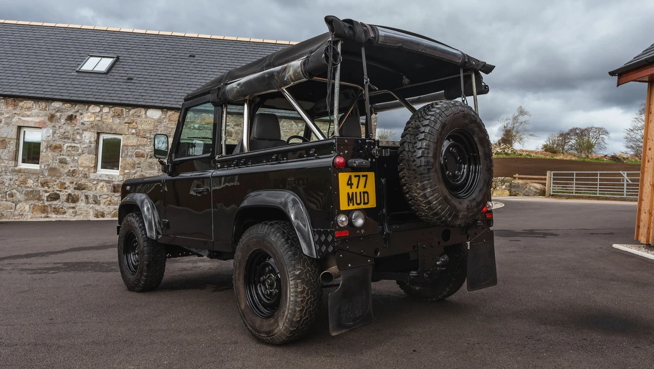 2006 Land Rover Defender 90 - Image 6 of 31
