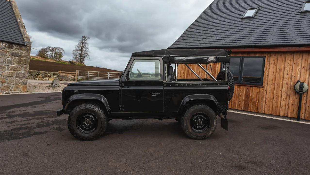 2006 Land Rover Defender 90 - Image 12 of 31