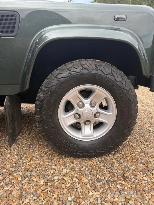 2006 Land Rover Defender 90 - Image 10 of 30