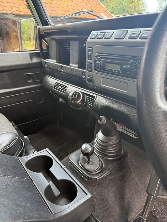 2006 Land Rover Defender 90 - Image 16 of 30