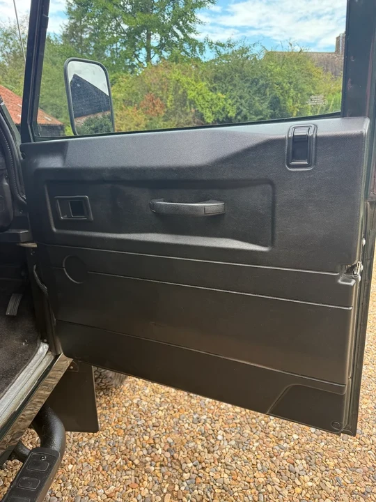 2006 Land Rover Defender 90 - Image 18 of 30