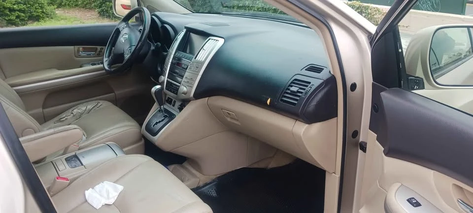 2006 Lexus RX 2nd Gen - Image 13 of 20