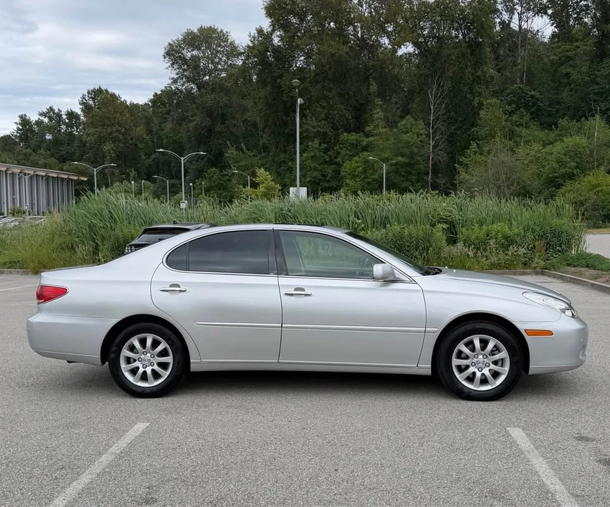 2006 Lexus ES 4th Gen - Image 2 of 18