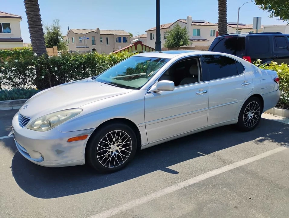 2006 Lexus ES 4th Gen - Image 2 of 12