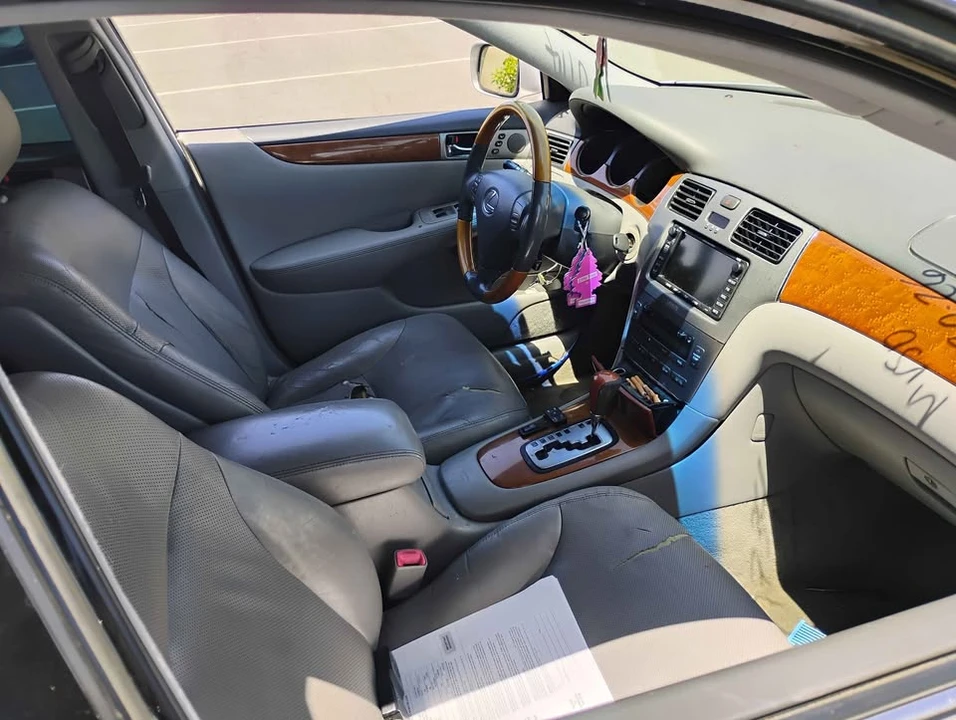 2006 Lexus ES 4th Gen - Image 11 of 12