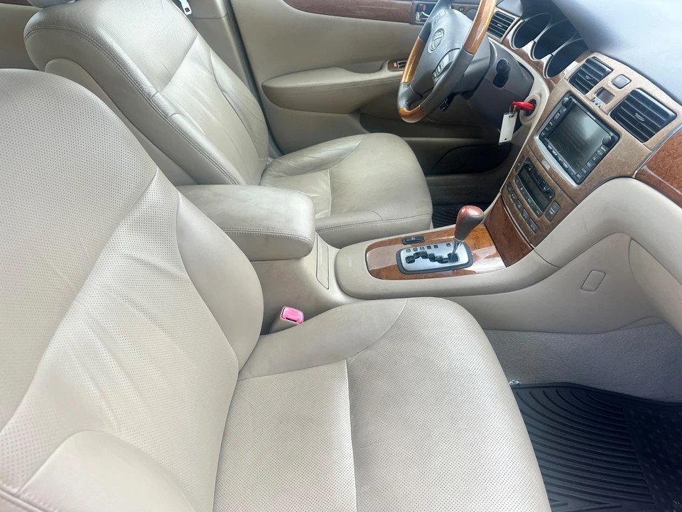 2006 Lexus ES 4th Gen - Image 18 of 19