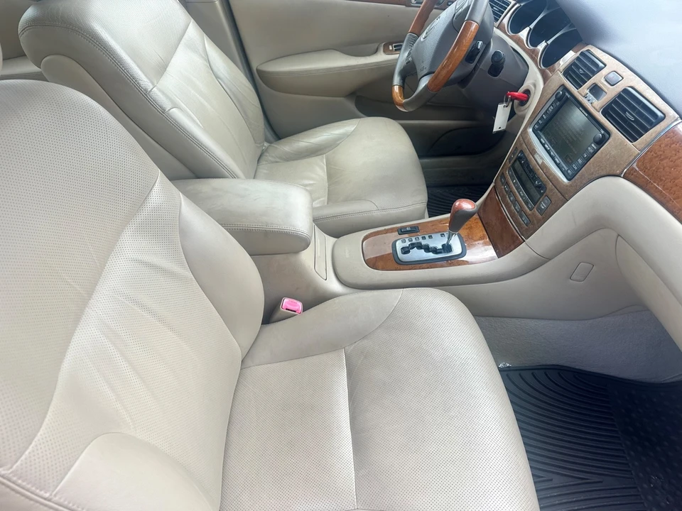 2006 Lexus ES 4th Gen - Image 17 of 19