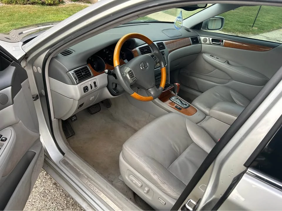 2006 Lexus ES 3rd Gen - Image 2 of 9