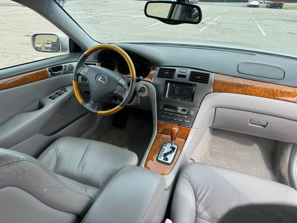 2006 Lexus ES 4th Gen - Image 12 of 16