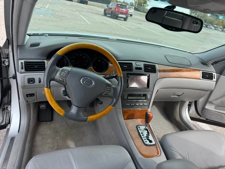 2006 Lexus ES 4th Gen - Image 7 of 16
