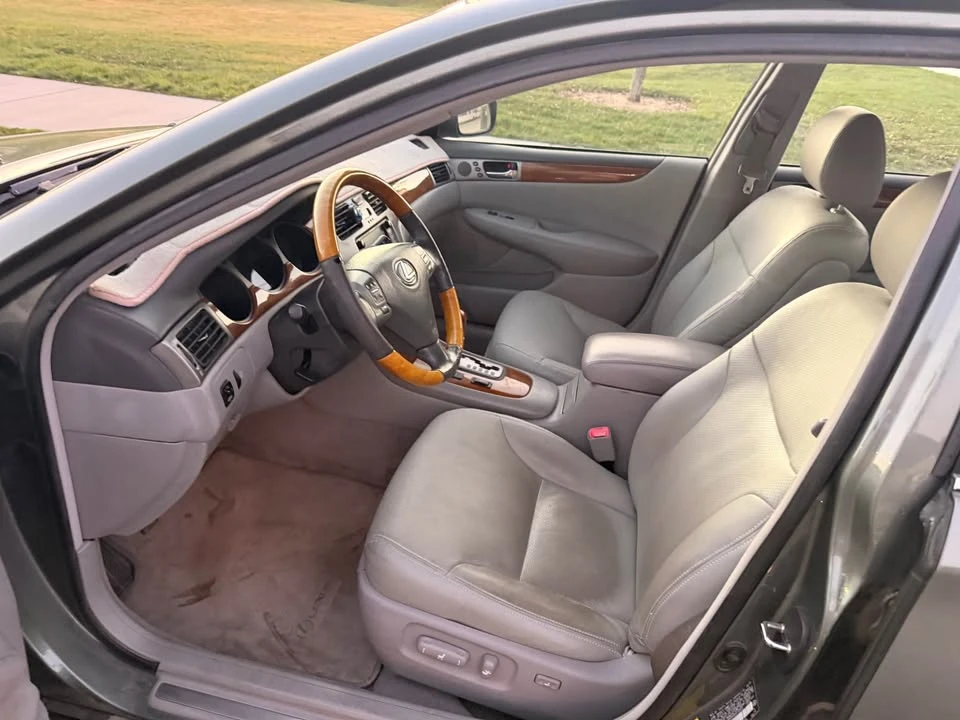2006 Lexus ES 4th Gen - Image 9 of 15