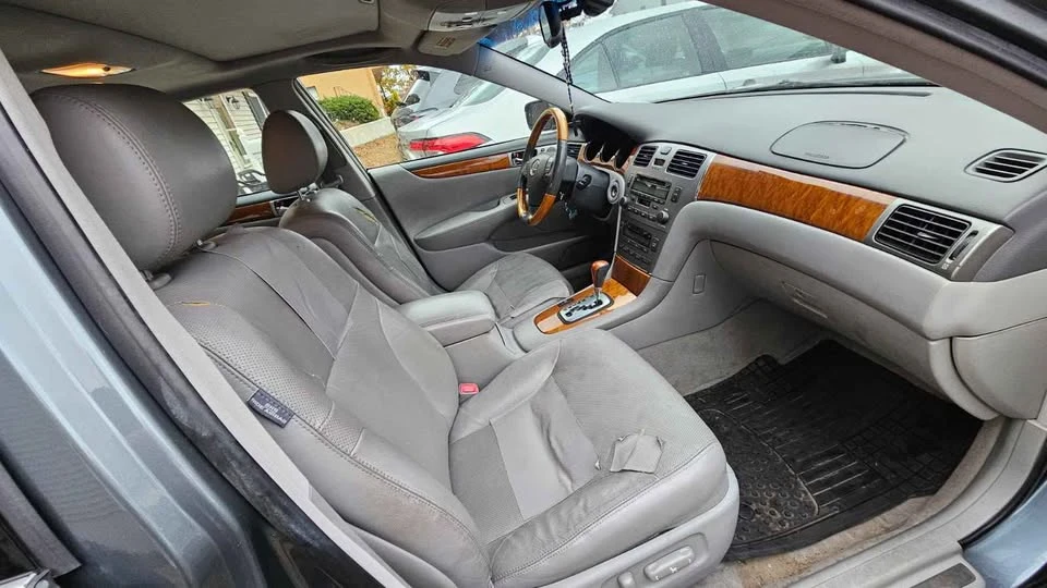 2006 Lexus ES 4th Gen - Image 10 of 10