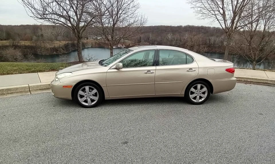 2006 Lexus ES 3rd Gen - Image 2 of 8