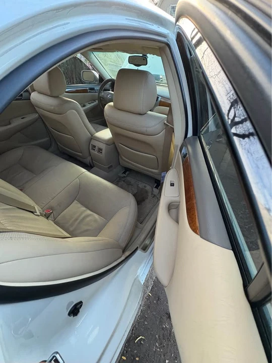 2006 Lexus ES 3rd Gen - Image 9 of 14