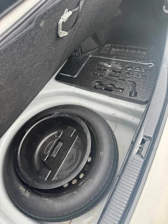 2006 Lexus ES 4th Gen - Image 9 of 12