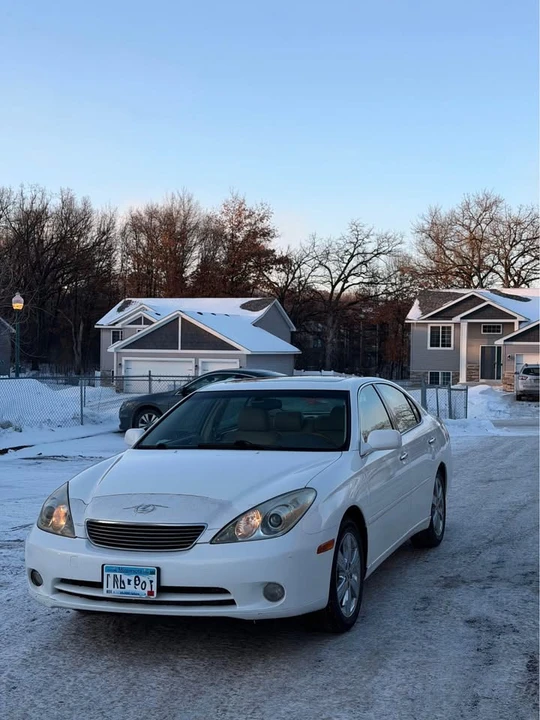 2006 Lexus ES 3rd Gen - Image 2 of 13