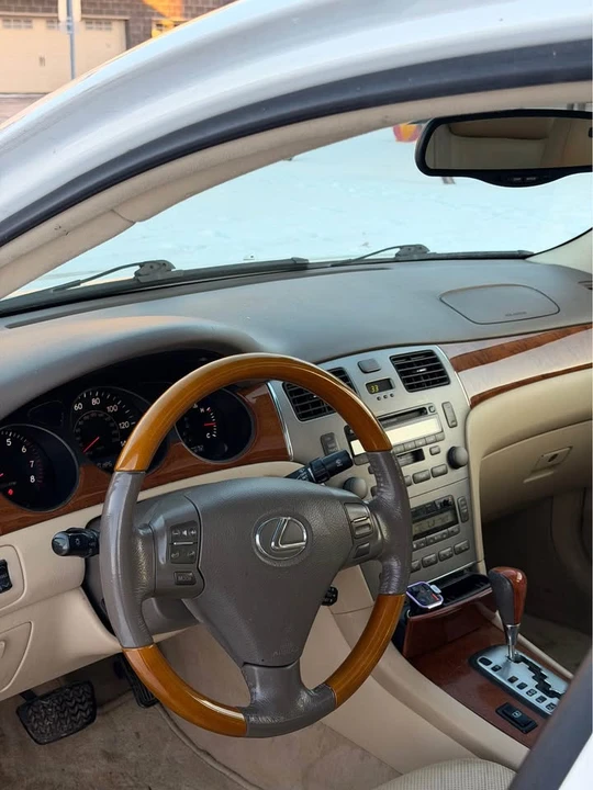 2006 Lexus ES 3rd Gen - Image 12 of 13
