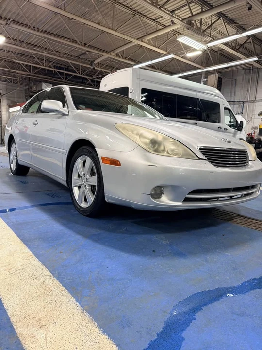 2006 Lexus ES 4th Gen - Image 2 of 12