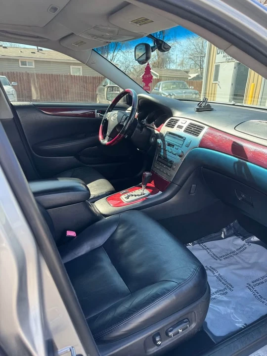 2006 Lexus ES 4th Gen - Image 12 of 16