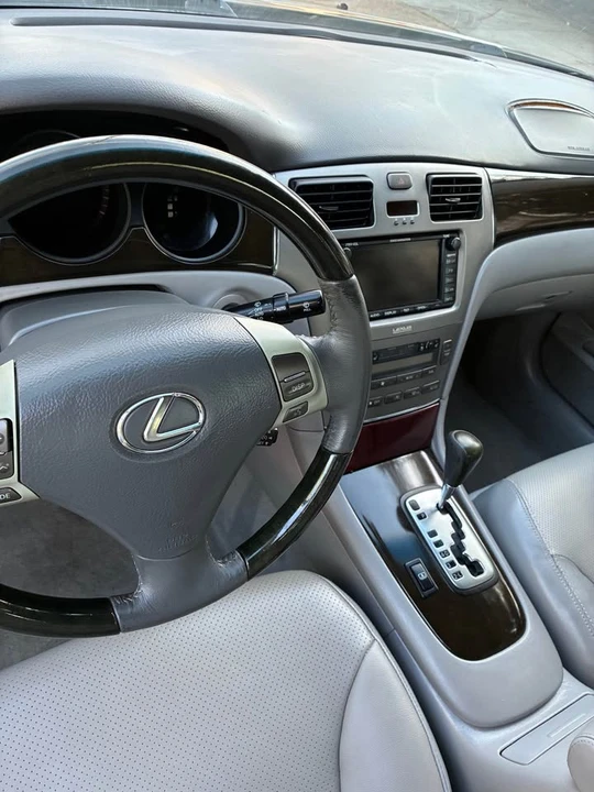 2006 Lexus ES 4th Gen - Image 13 of 20