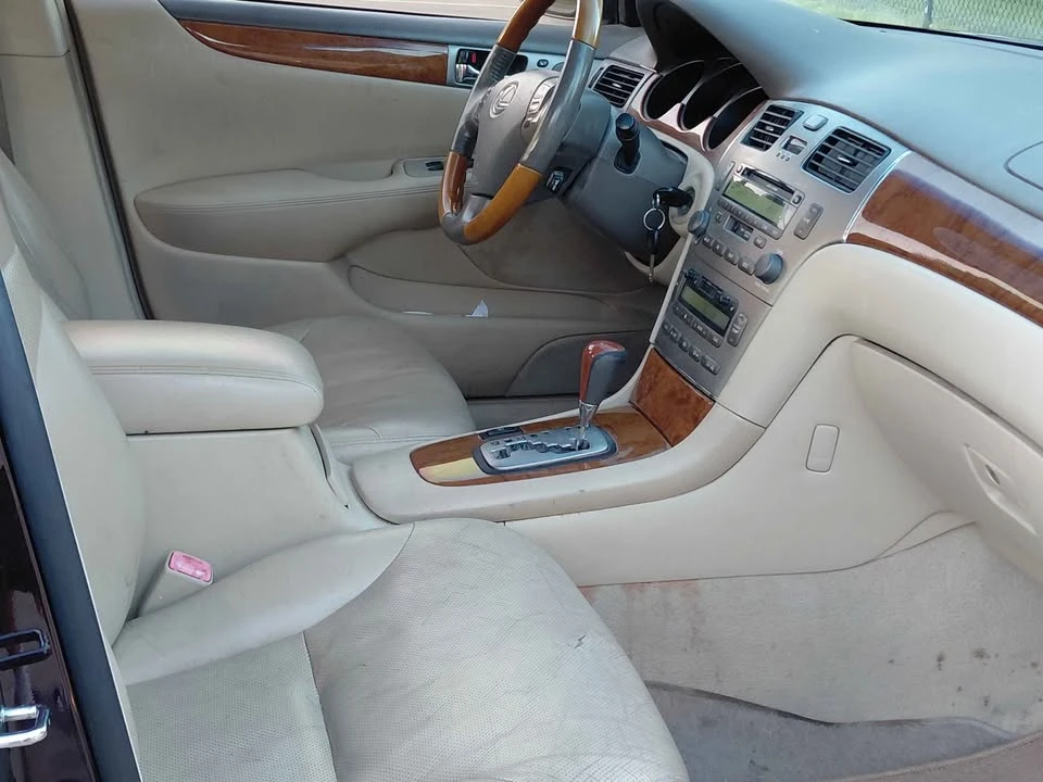 2006 Lexus ES 4th Gen - Image 9 of 12