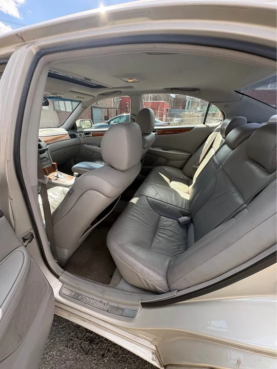 2006 Lexus ES 4th Gen - Image 13 of 15