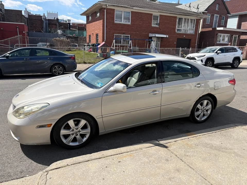 2006 Lexus ES 4th Gen - Image 9 of 15