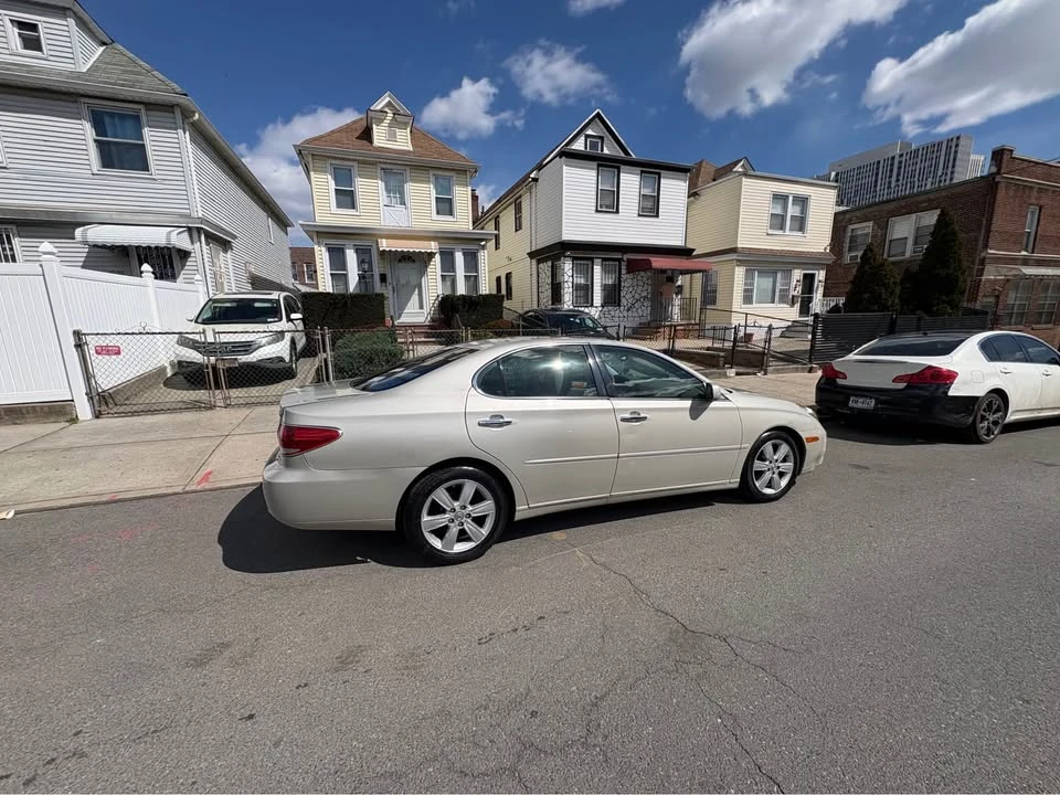 2006 Lexus ES 4th Gen - Image 2 of 15