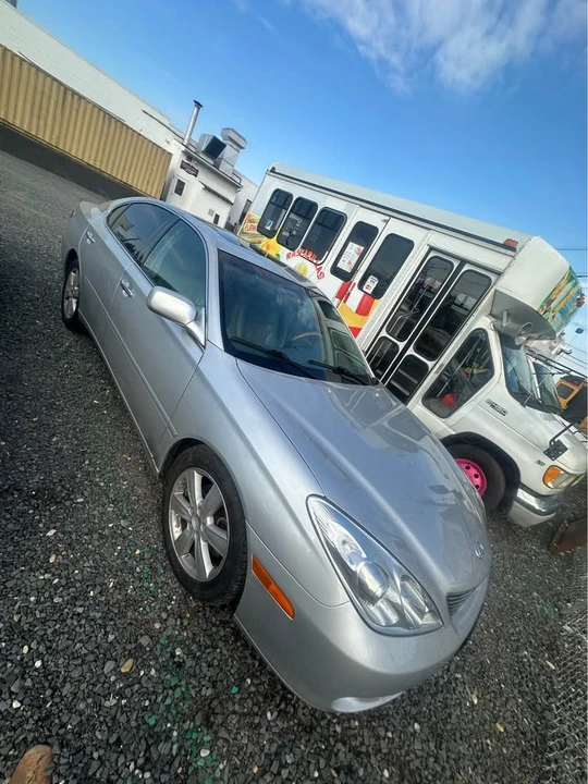 2006 Lexus ES 4th Gen - Image 2 of 10