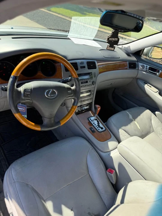 2006 Lexus ES 4th Gen - Image 15 of 20
