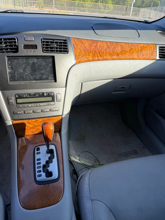 2006 Lexus ES 4th Gen - Image 11 of 20
