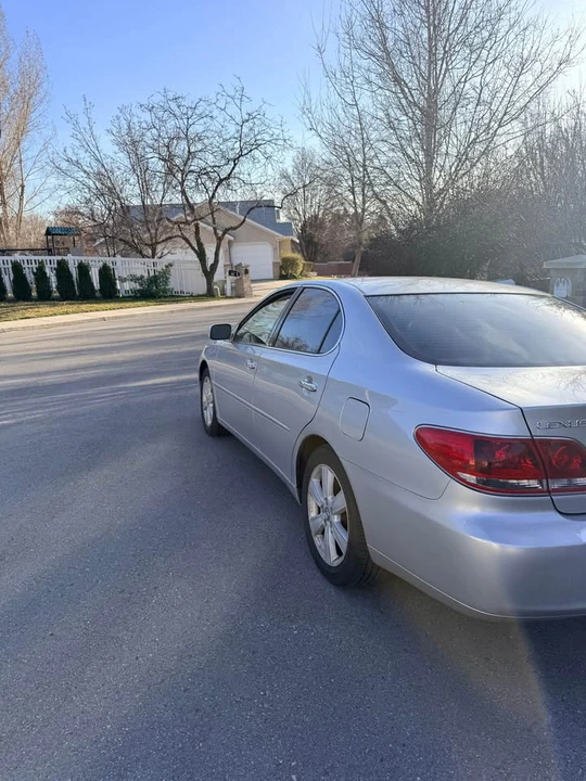 2006 Lexus ES 4th Gen - Image 3 of 10