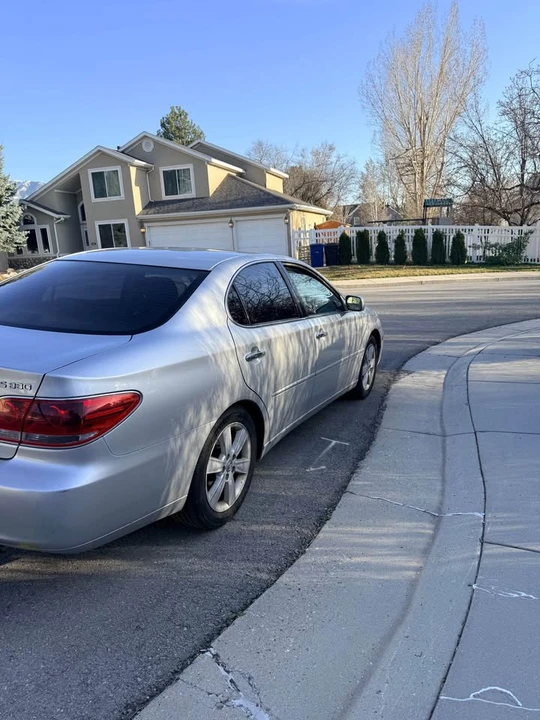 2006 Lexus ES 4th Gen - Image 2 of 10