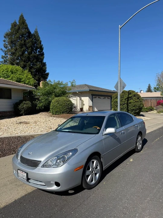 2006 Lexus ES 4th Gen - Image 2 of 13