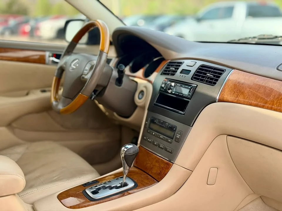 2006 Lexus ES 4th Gen - Image 13 of 15