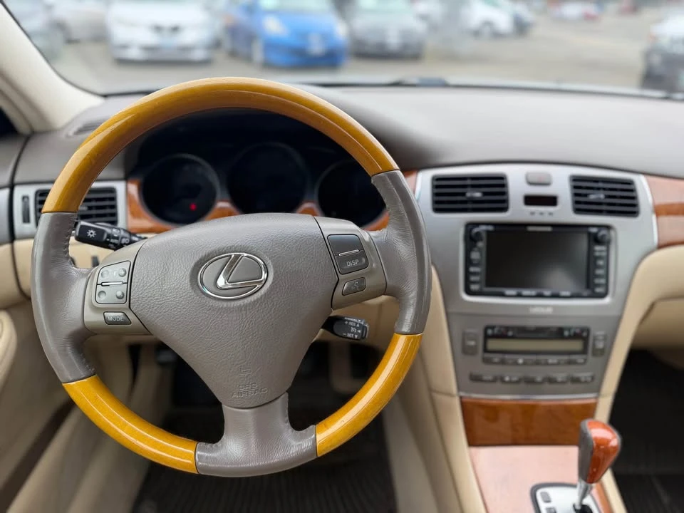 2006 Lexus ES 4th Gen - Image 11 of 16