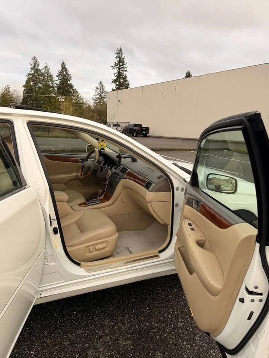 2006 Lexus ES 3rd Gen - Image 7 of 16